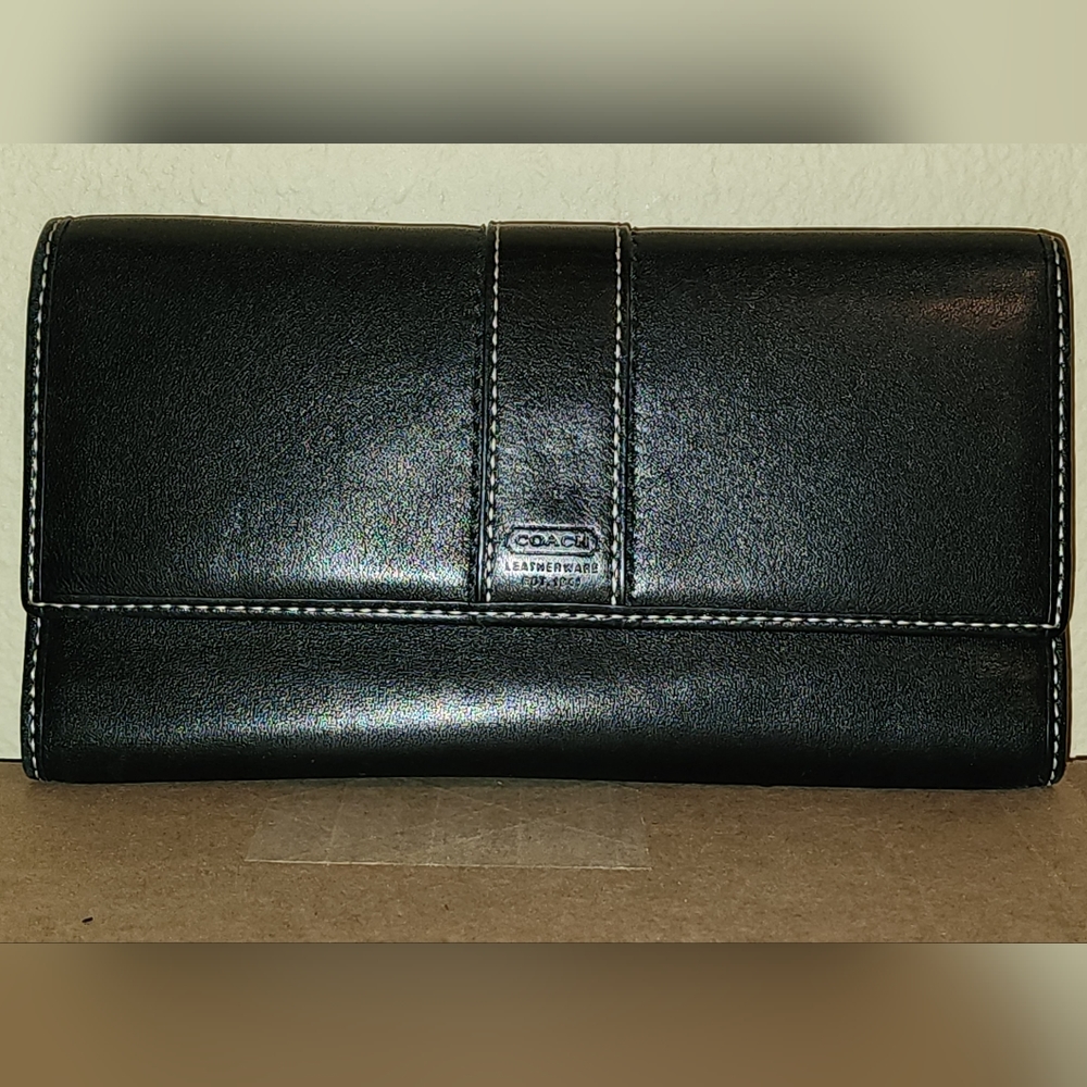 Coach leather wallet with lavender inside